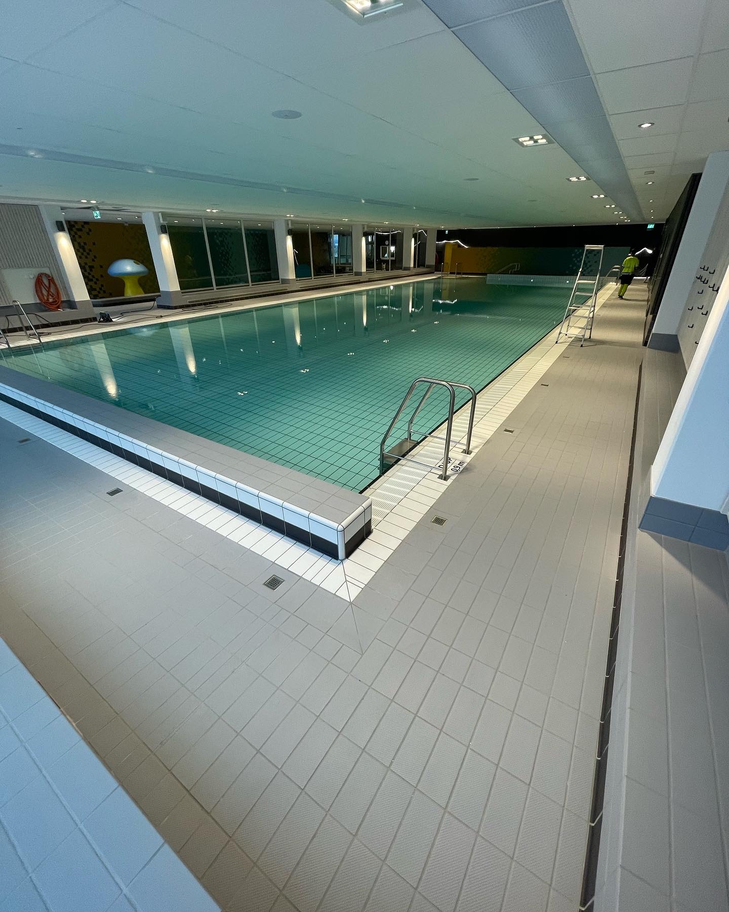 Offentlig inomhuspool